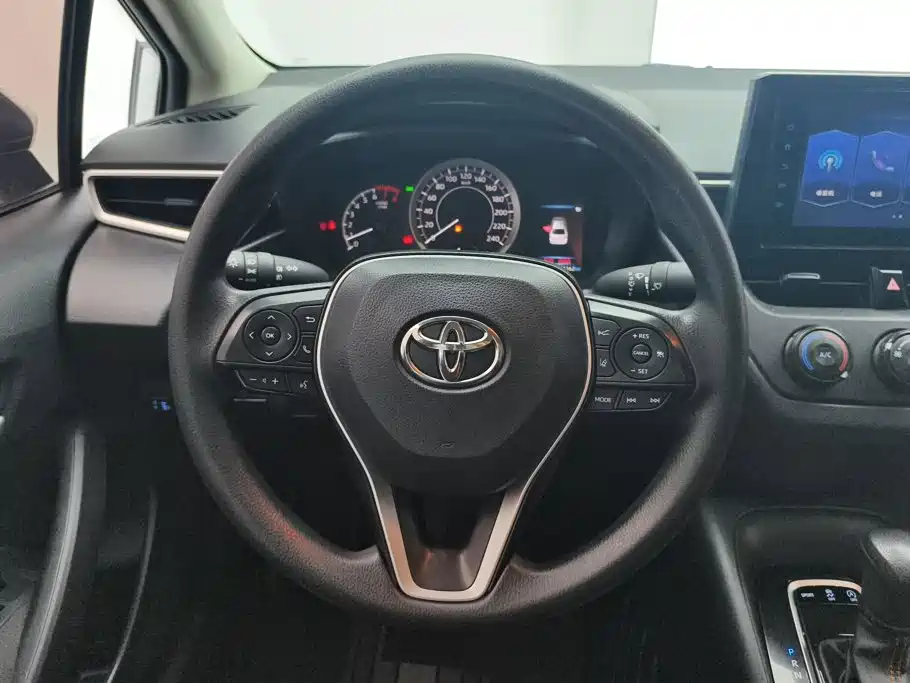 Toyota Corolla — фото 15