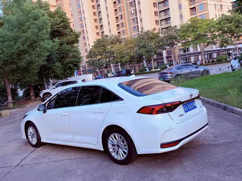 Toyota Allion — фото 6