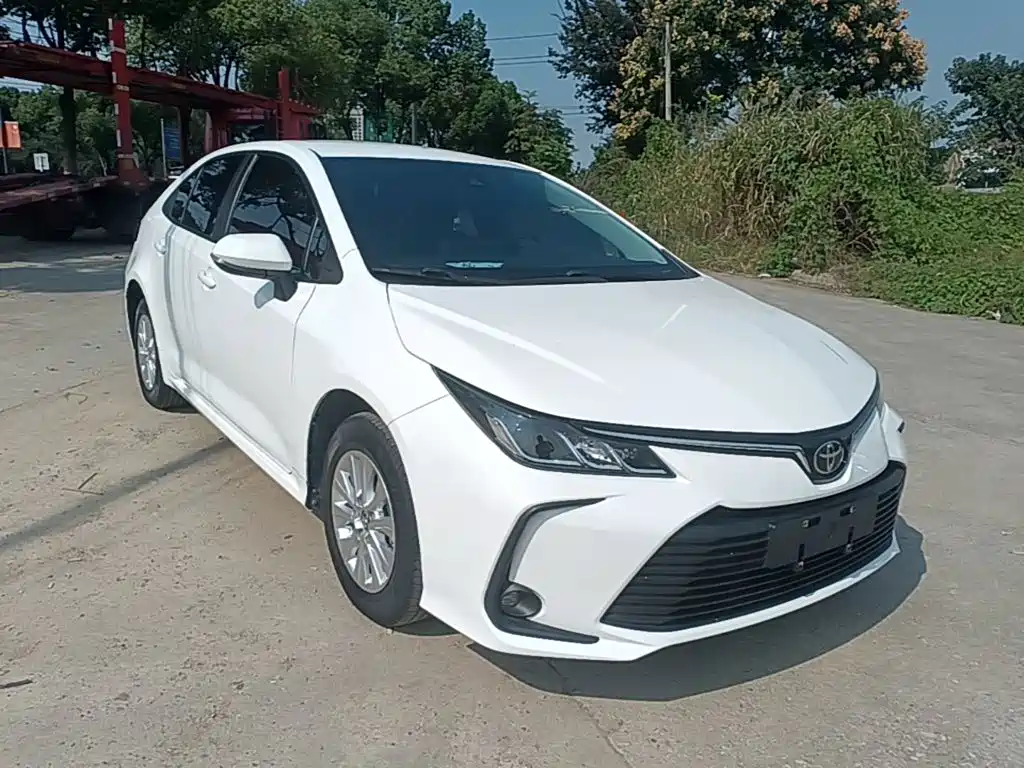 Toyota Corolla — фото 4