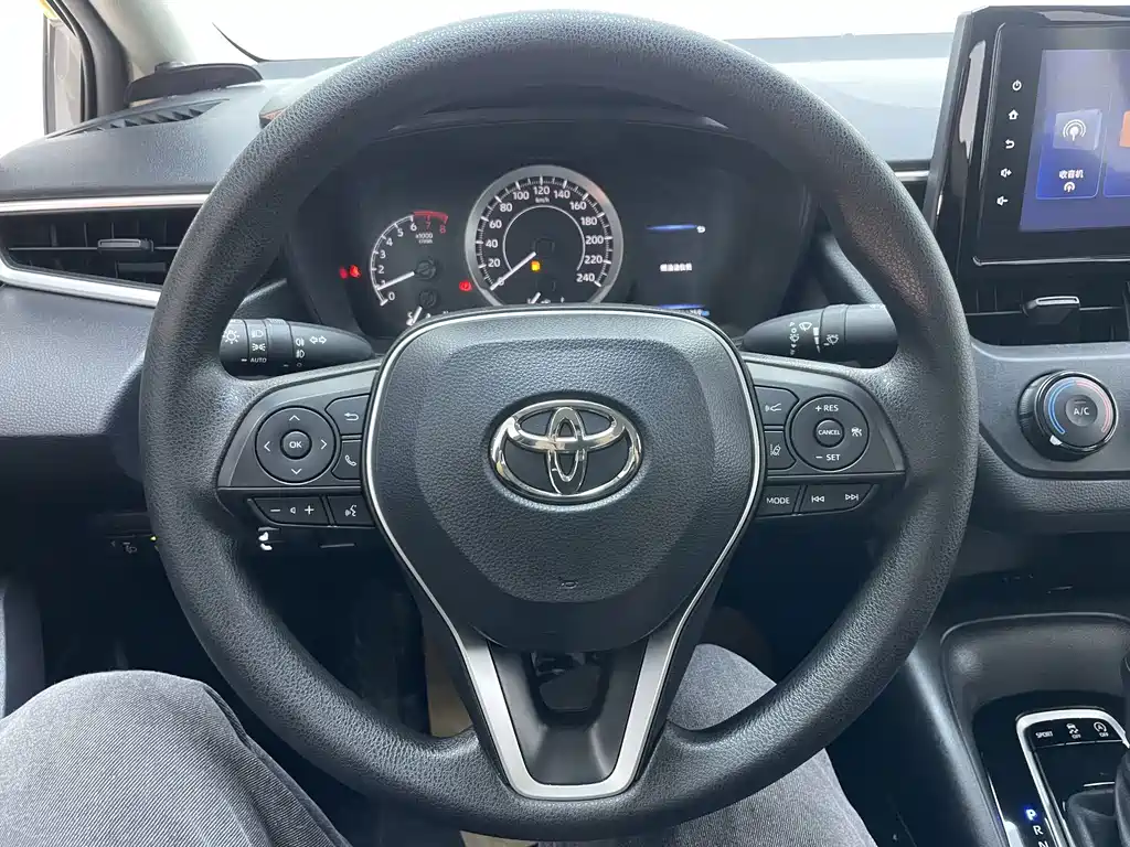 Toyota Corolla — фото 9