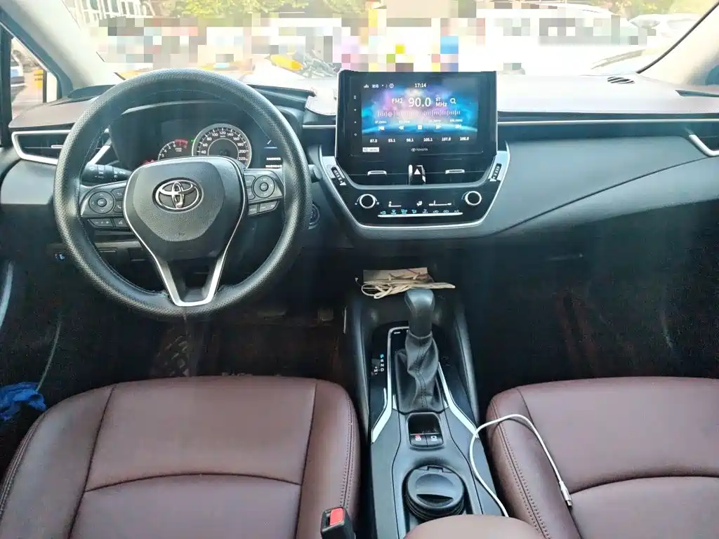 Toyota Corolla — фото 13