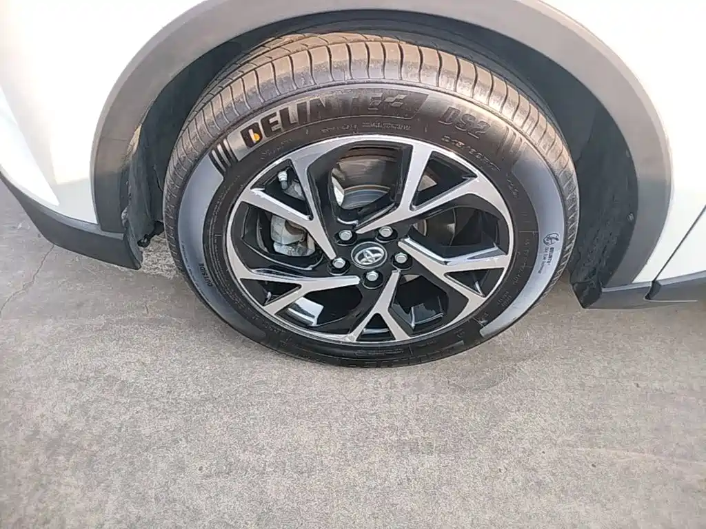 Toyota C-HR — фото 23