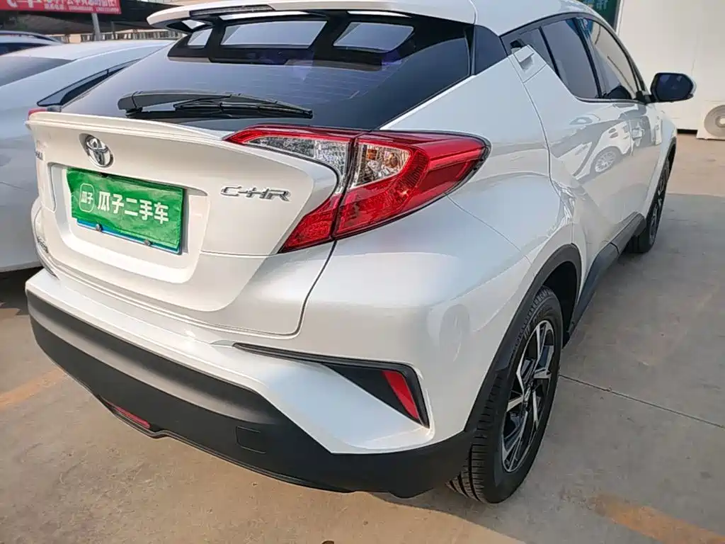 Toyota C-HR — фото 8