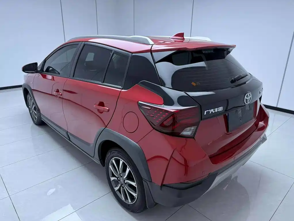 Toyota Yaris L — фото 6
