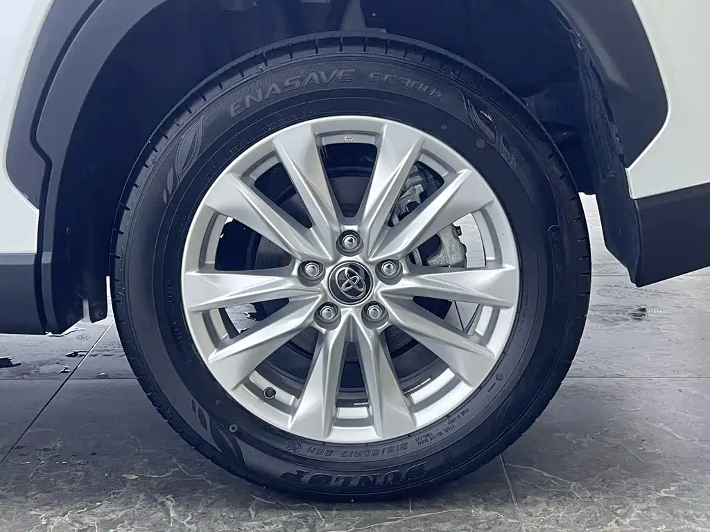 Toyota Corolla Cross — фото 8