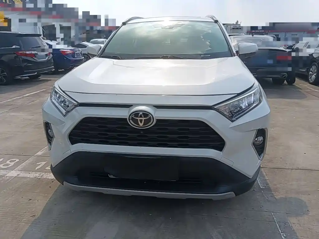Toyota RAV4 — фото 3