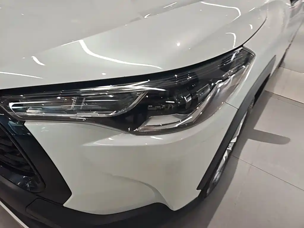 Toyota Corolla Cross — фото 24