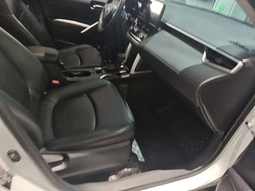 Toyota Corolla Cross — фото 25