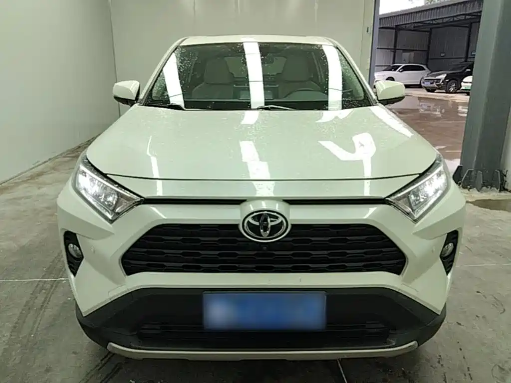 Toyota RAV4 — фото 3