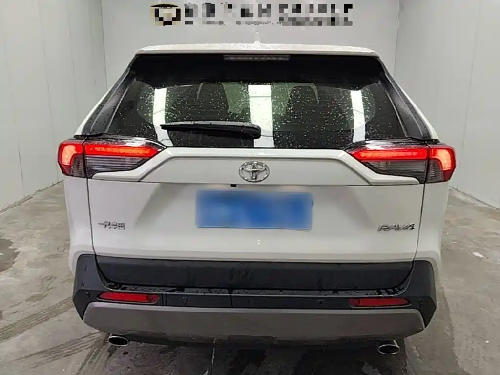 Toyota RAV4 — фото 6