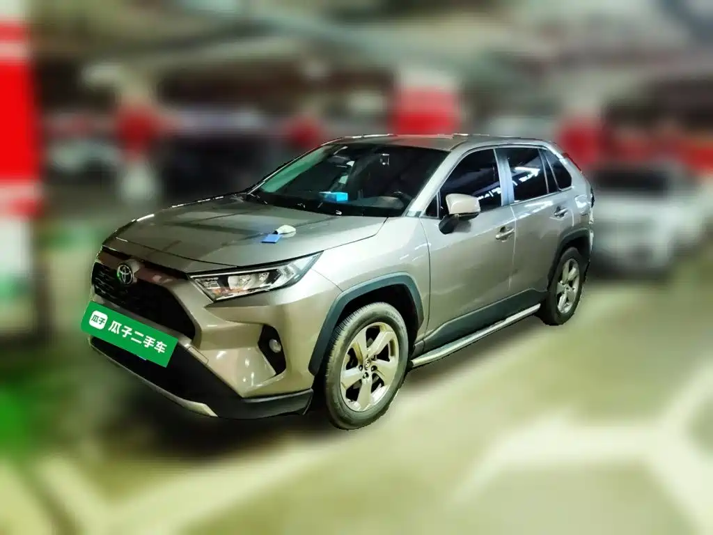 Toyota RAV4 — фото 2