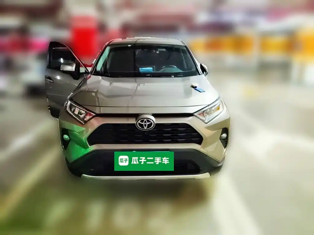 Toyota RAV4 — фото 23