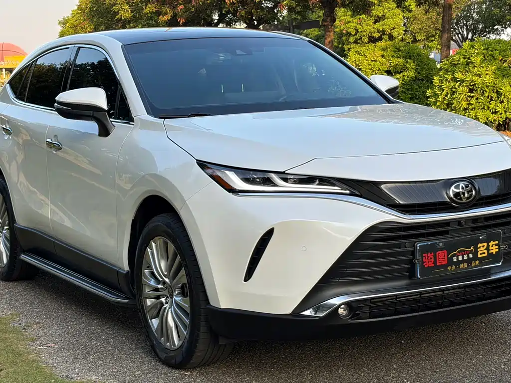 Toyota Harrier — фото 3