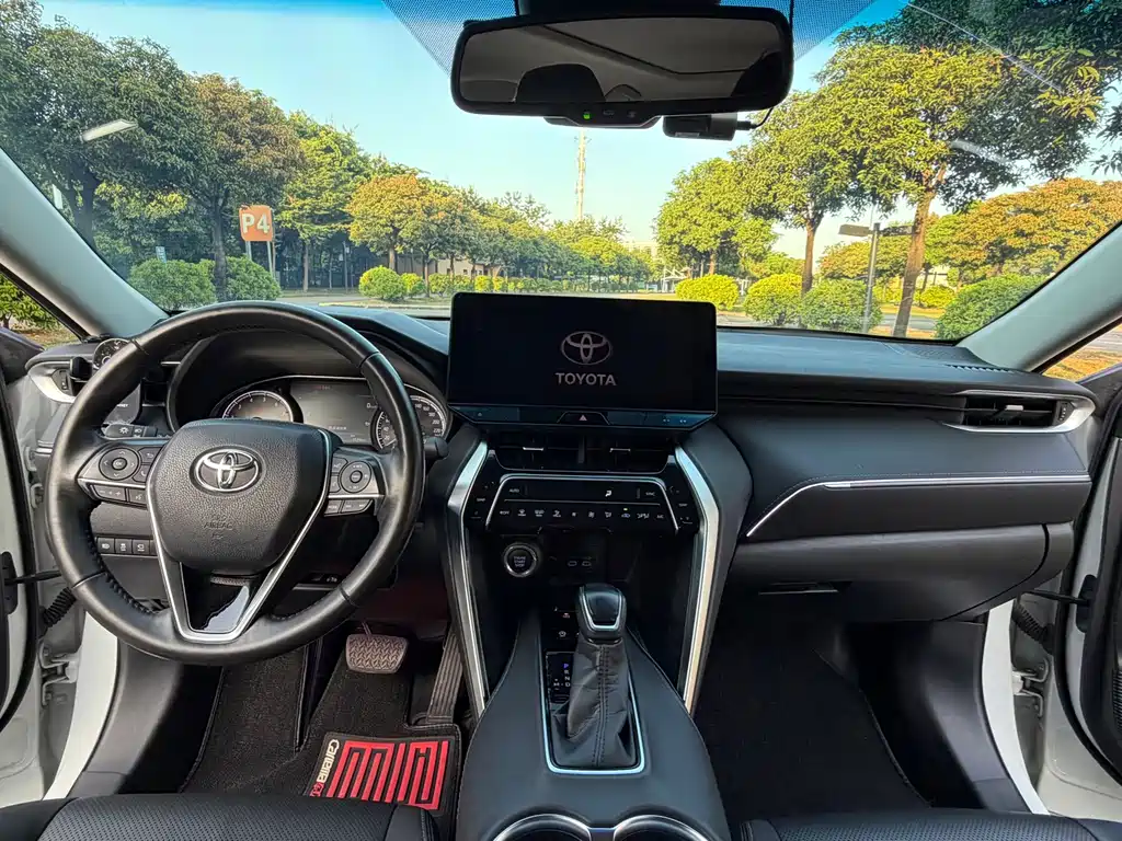 Toyota Harrier — фото 8