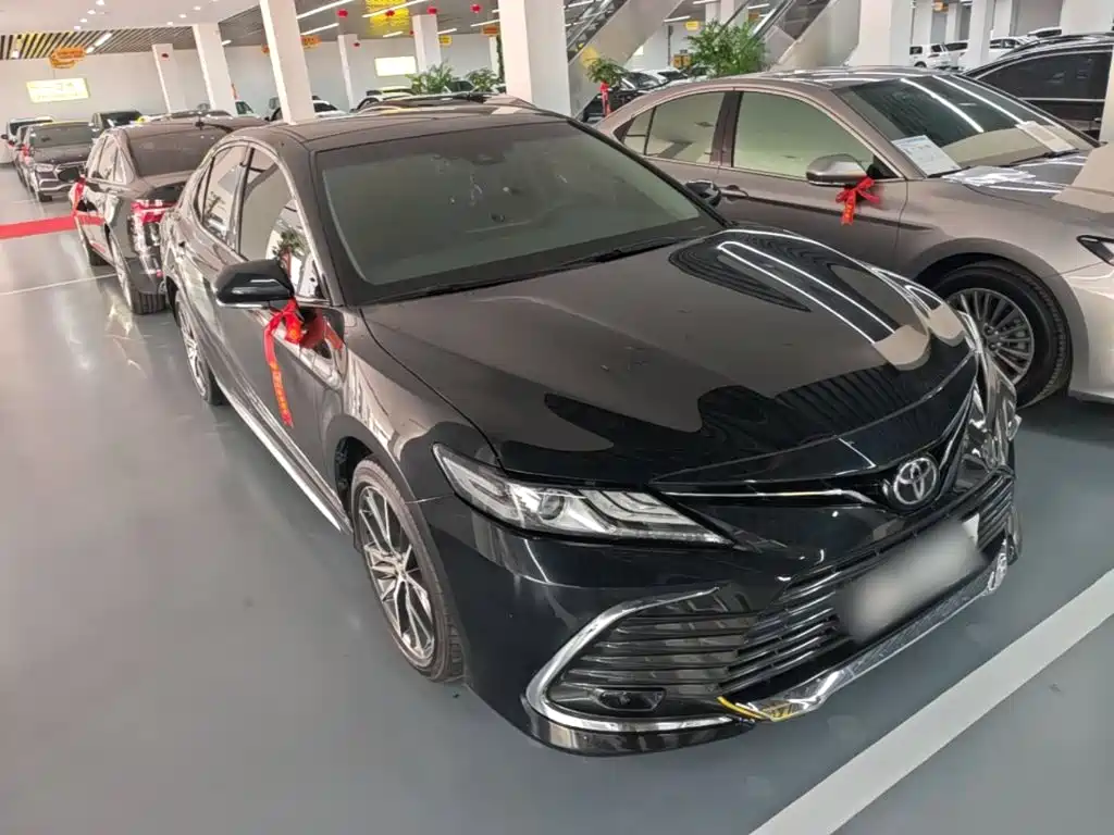 Toyota Camry — фото 4