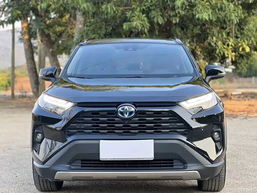 Toyota RAV4 — фото 3