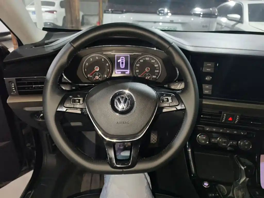 Volkswagen Passat — фото 11