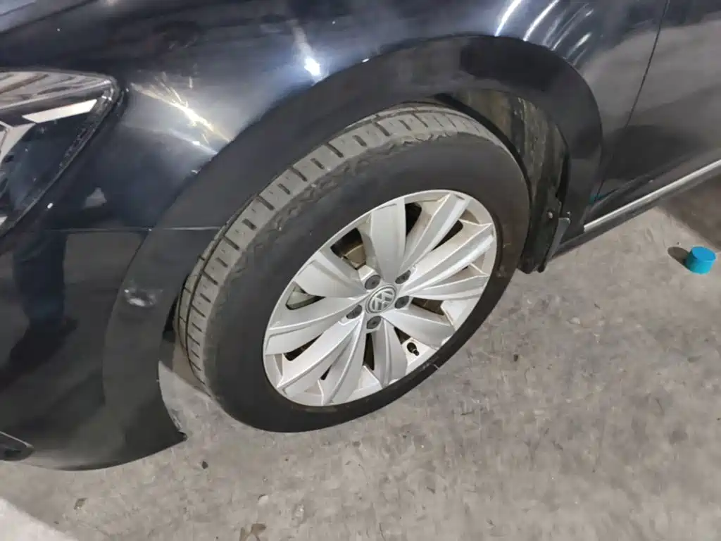 Volkswagen Passat — фото 23