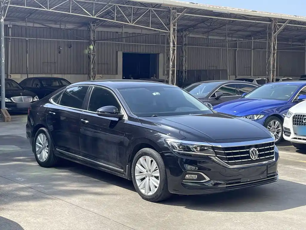Volkswagen Passat — фото 4