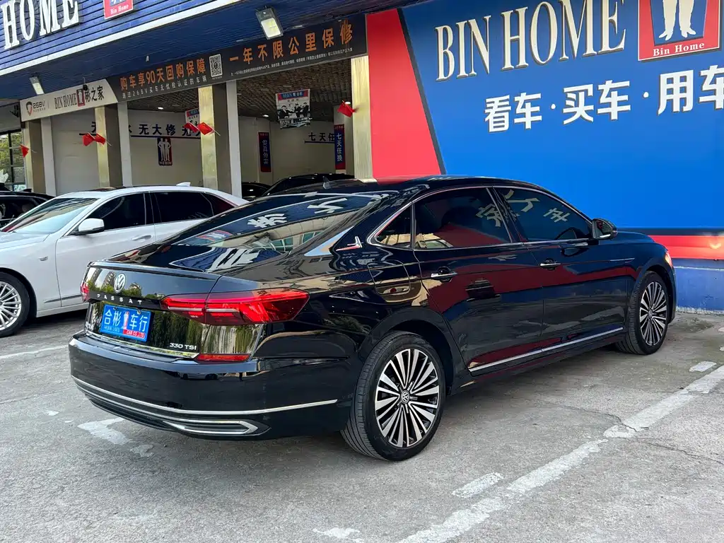 Volkswagen Passat — фото 11