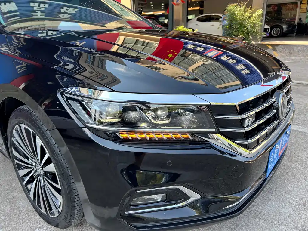 Volkswagen Passat — фото 20