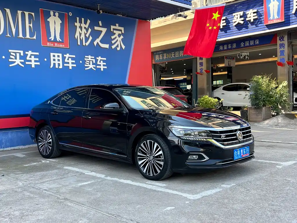 Volkswagen Passat — фото 36