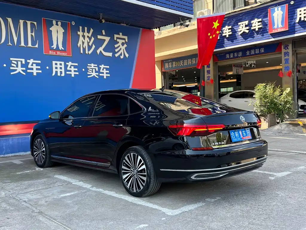 Volkswagen Passat — фото 8
