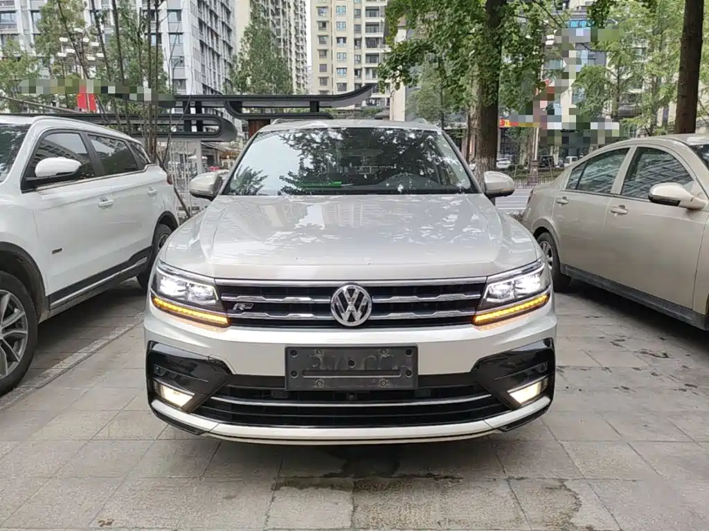 Volkswagen Tiguan L — фото 3
