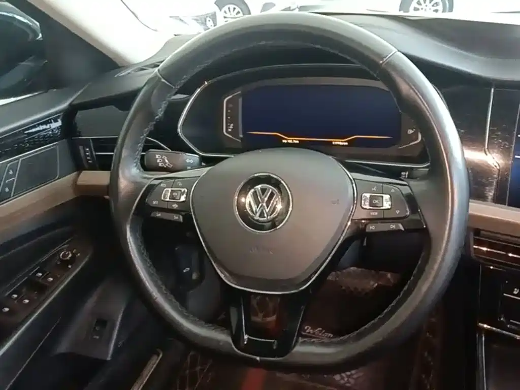 Volkswagen Passat — фото 11