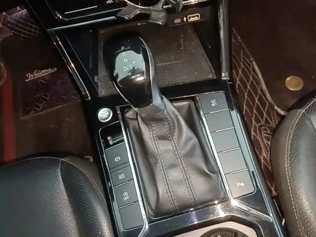 Volkswagen Passat — фото 14