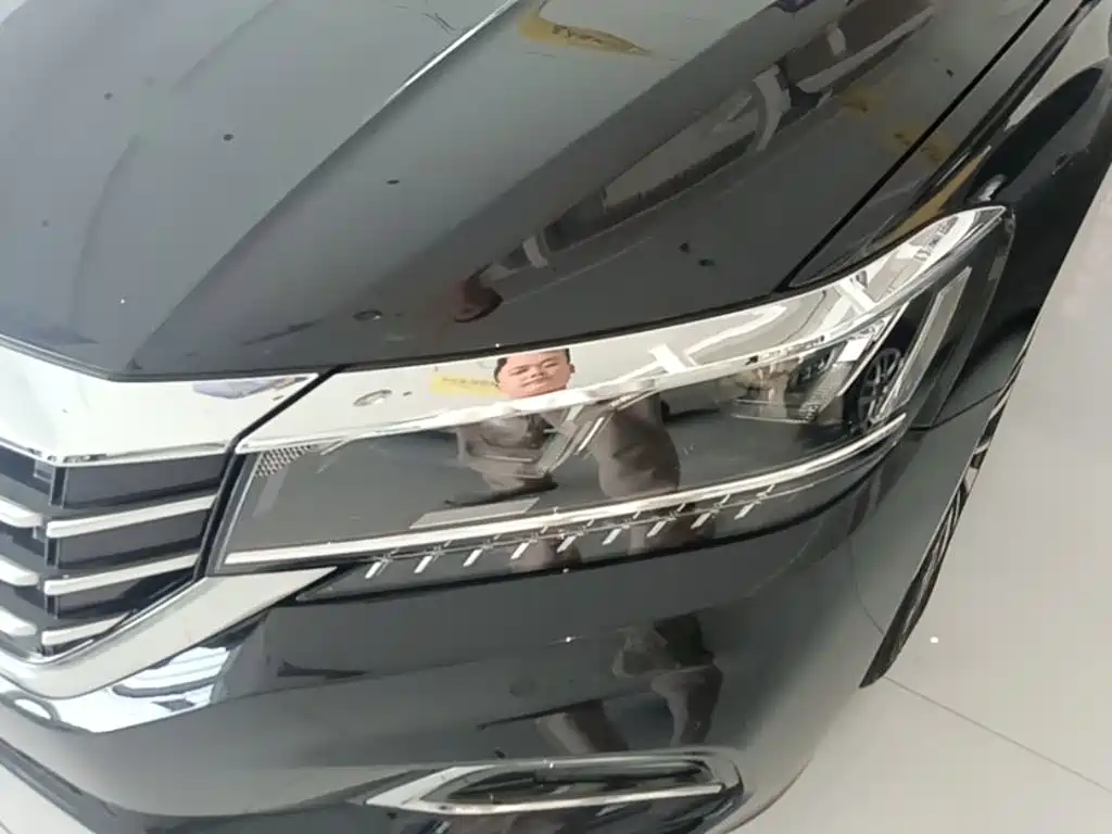 Volkswagen Passat — фото 24