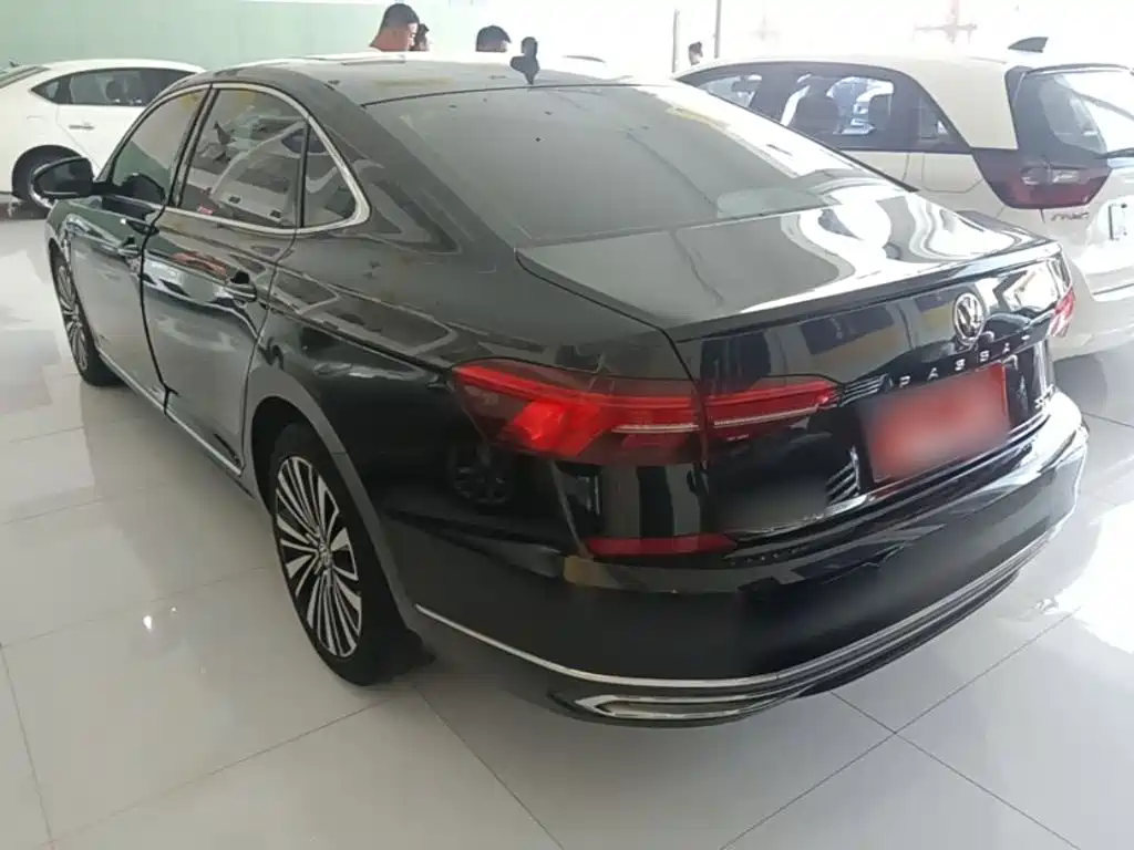 Volkswagen Passat — фото 5