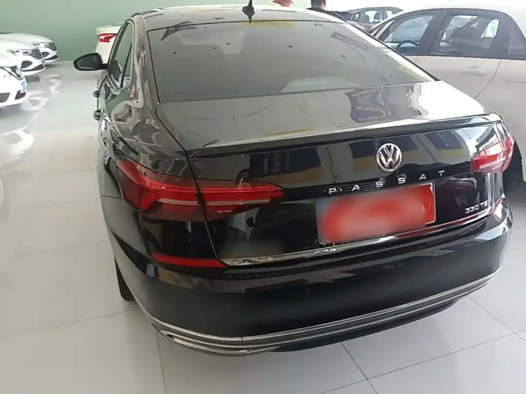 Volkswagen Passat — фото 6