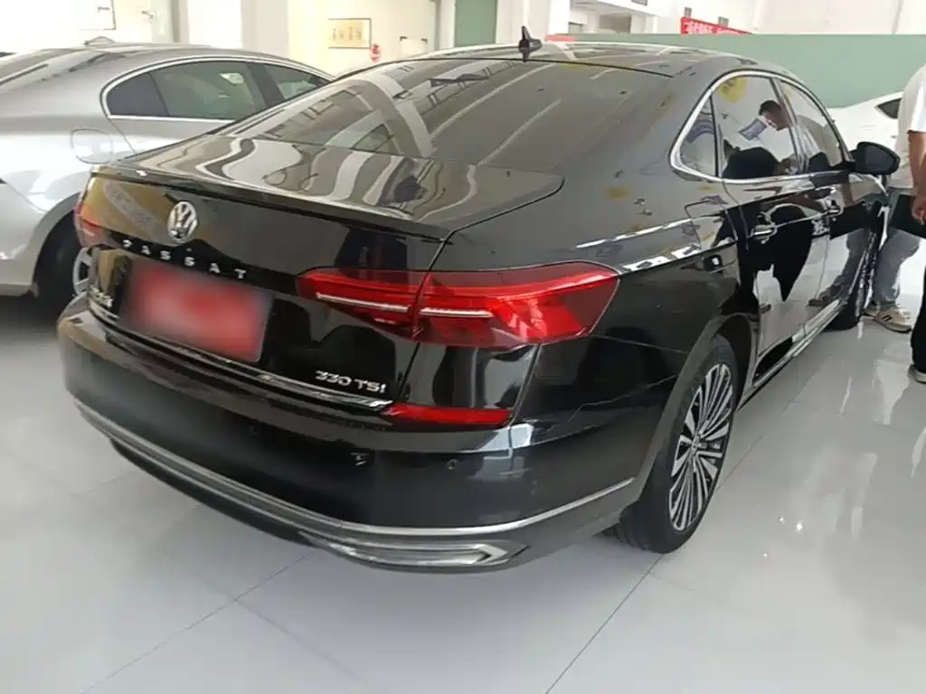 Volkswagen Passat — фото 7