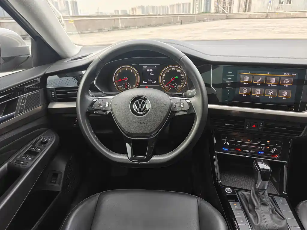 Volkswagen Passat — фото 22