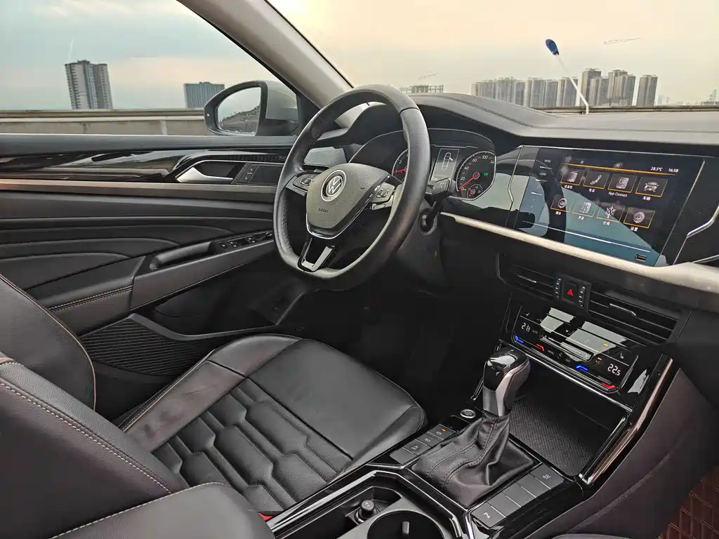 Volkswagen Passat — фото 23