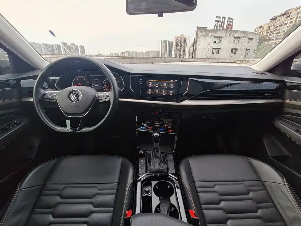 Volkswagen Passat — фото 24