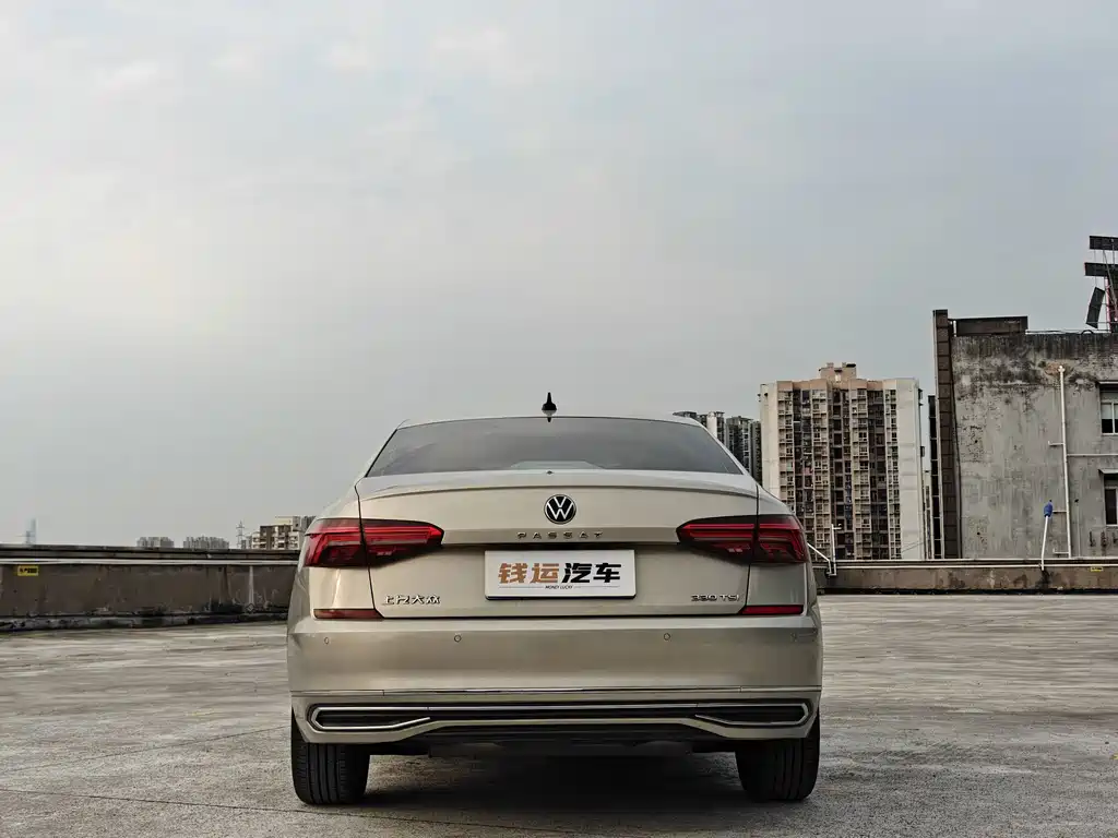 Volkswagen Passat — фото 4