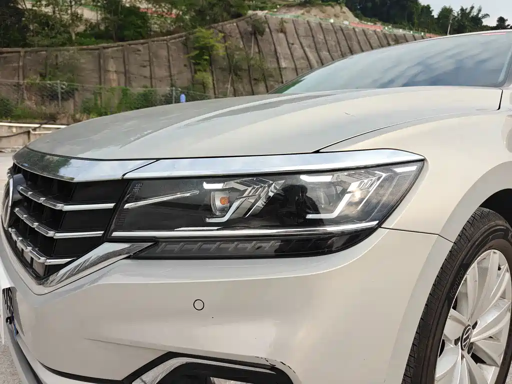 Volkswagen Passat — фото 7