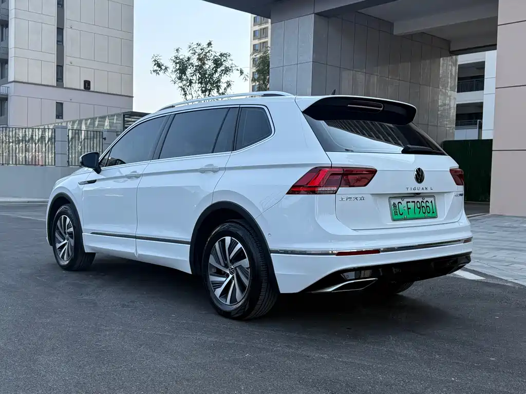 Volkswagen Tiguan L PHEV — фото 7