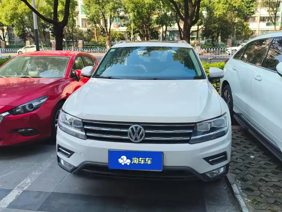 Volkswagen Tiguan L — фото 2