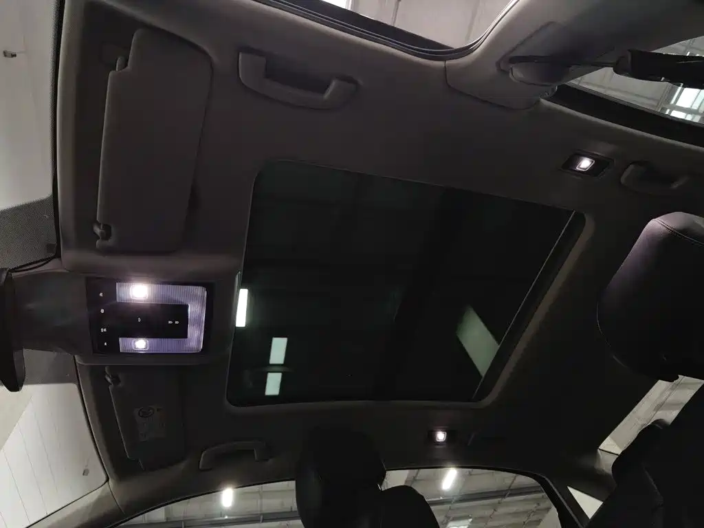 Volkswagen Passat — фото 14