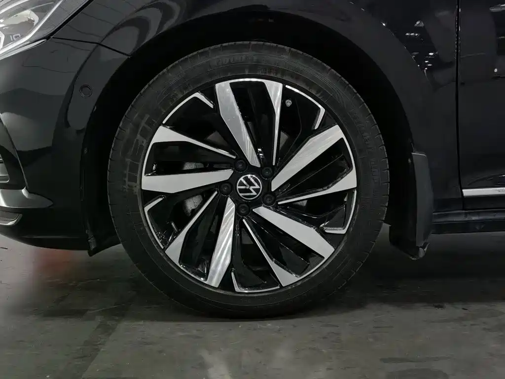 Volkswagen Passat — фото 17