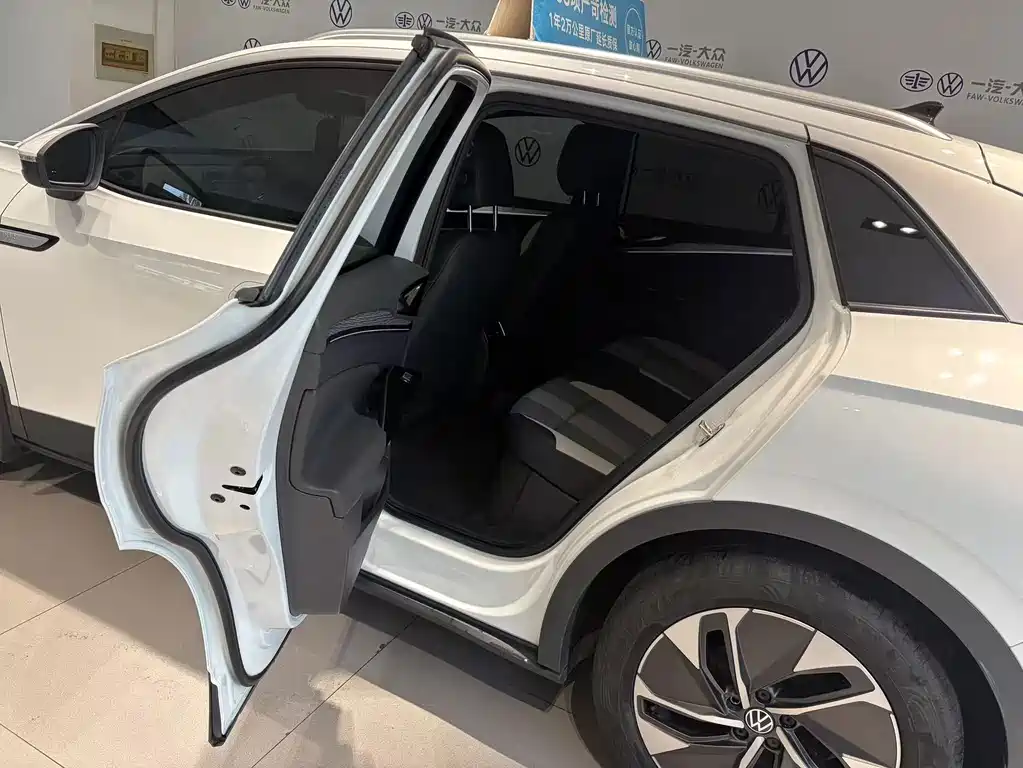 Volkswagen ID.4 Crozz — фото 18