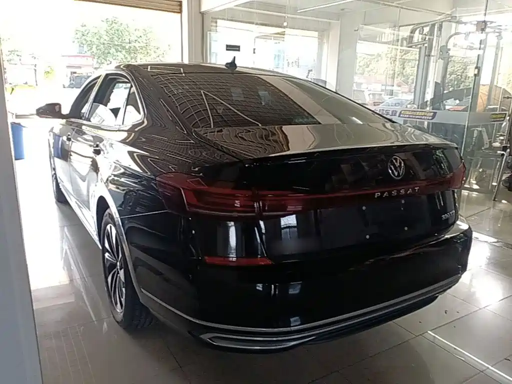Volkswagen Passat — фото 5