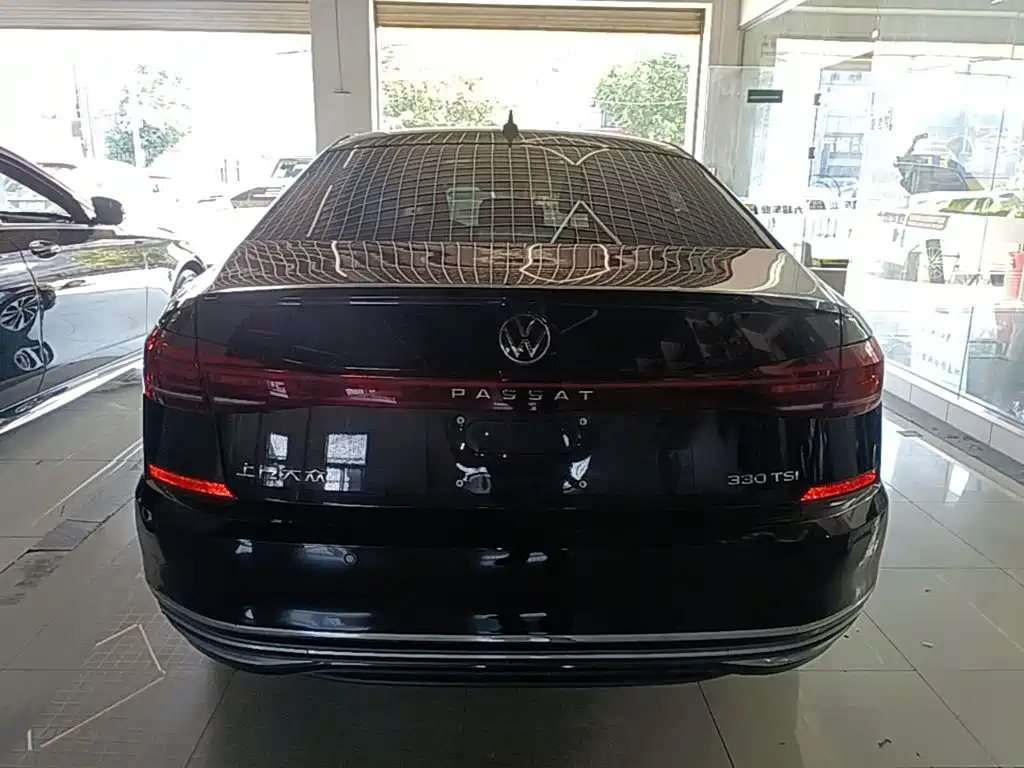 Volkswagen Passat — фото 6