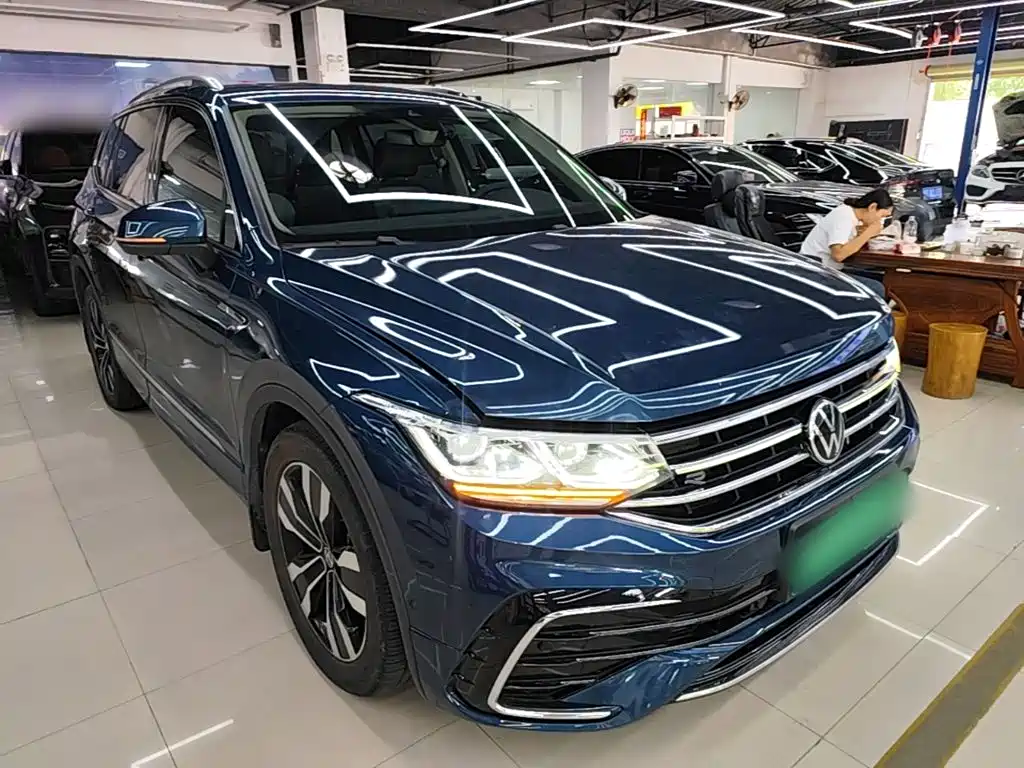 Volkswagen Tiguan L — фото 4