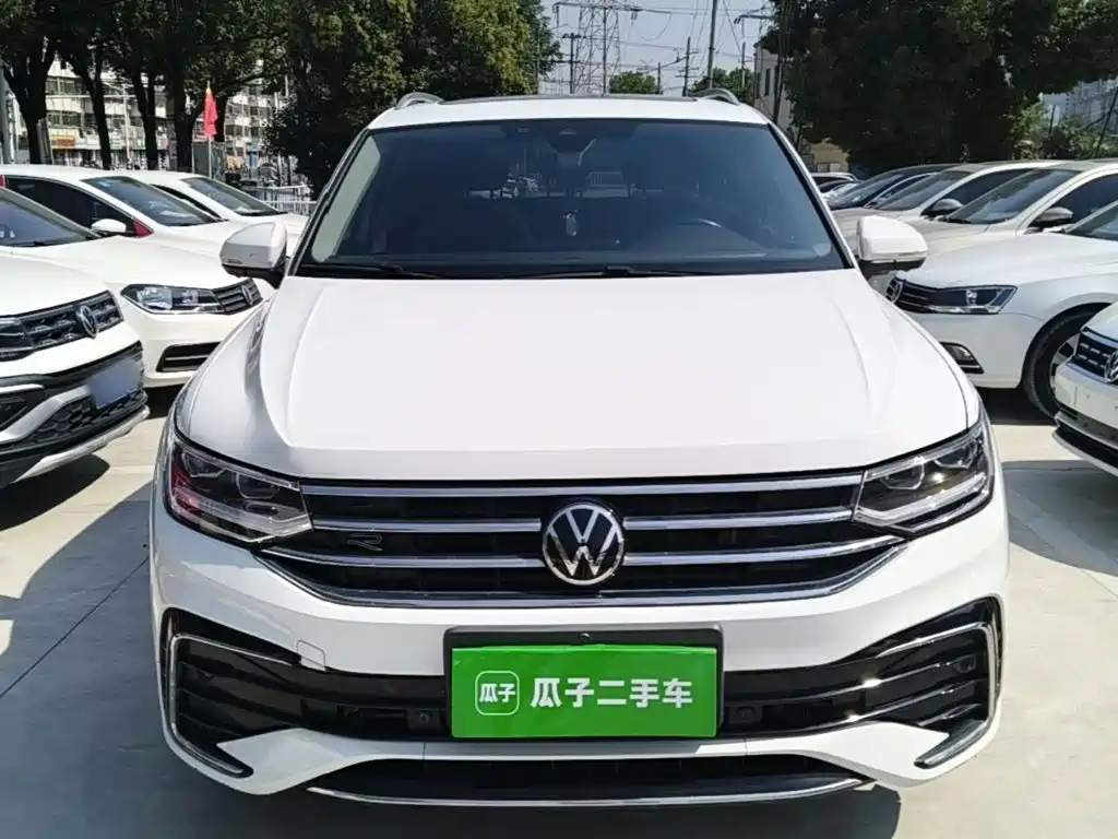 Volkswagen Tiguan L — фото 3