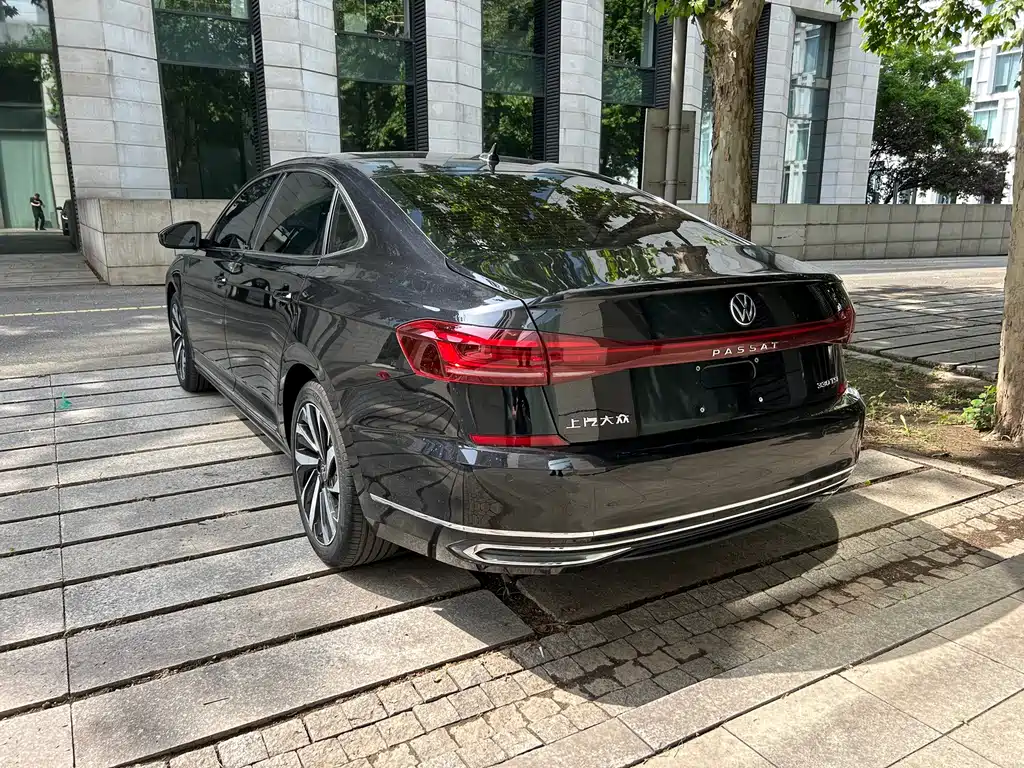 Volkswagen Passat — фото 5