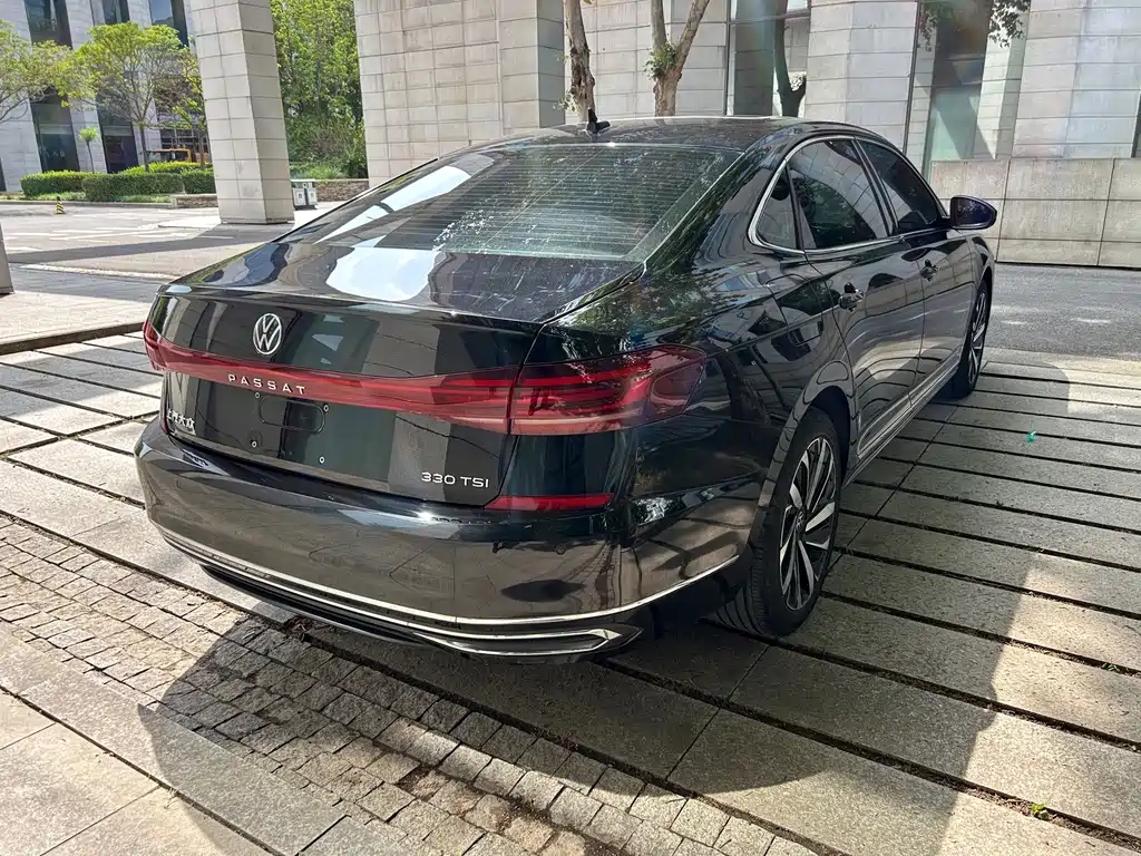 Volkswagen Passat — фото 7